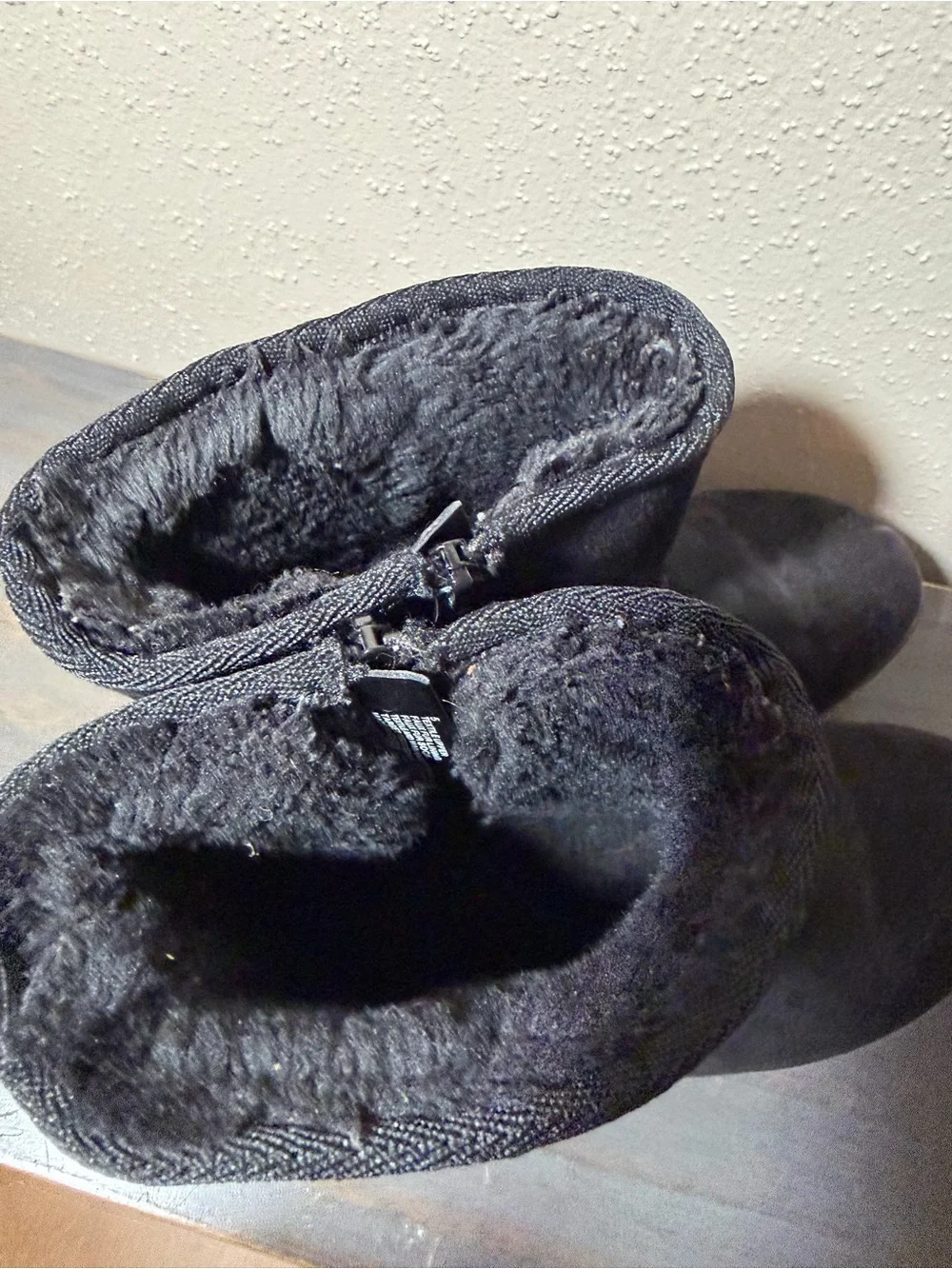 Cat & Jack Kids Black Plush-Lined Winter Boots size 5